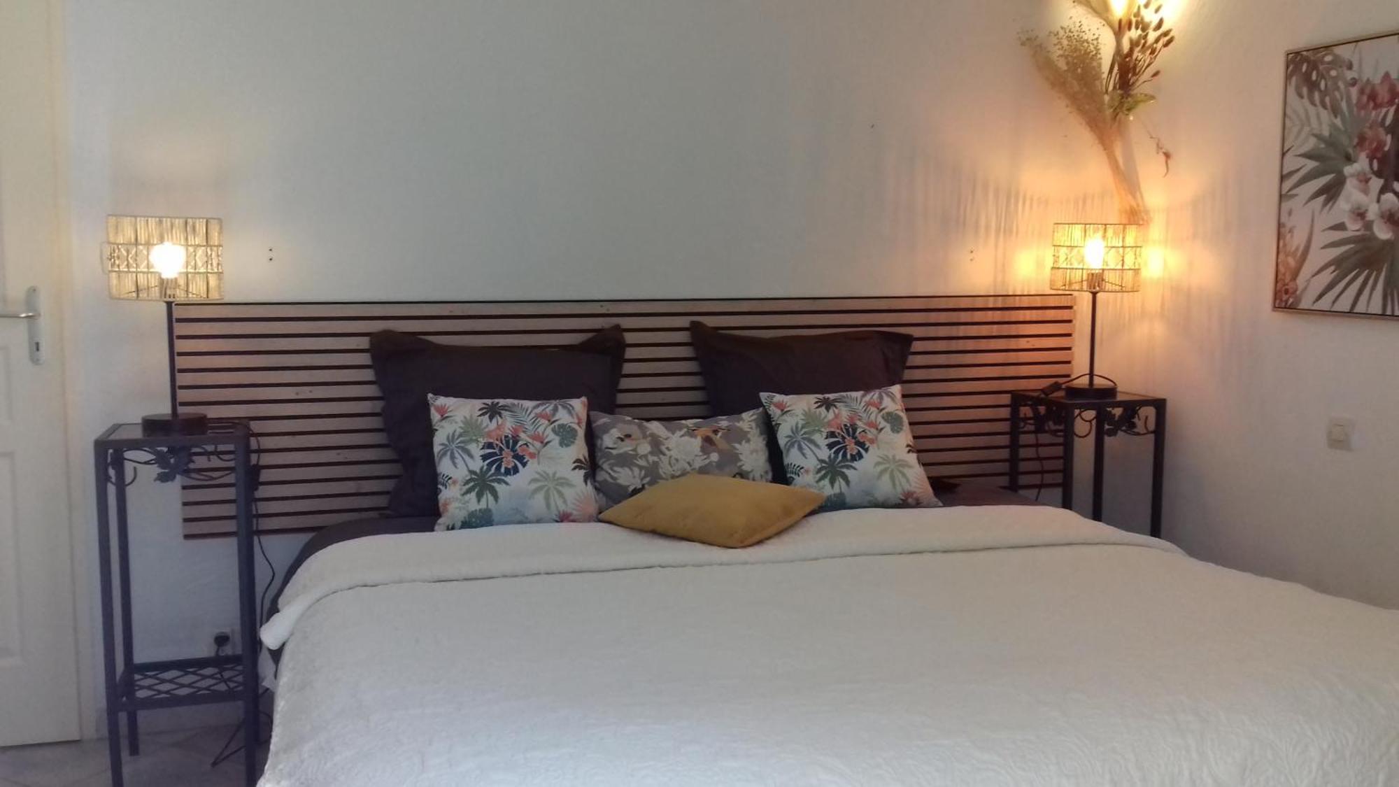 Bed and Breakfast Les Chardons Bleus Lorgues Esterno foto